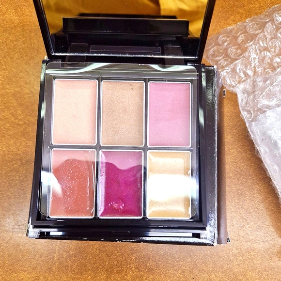 Mark. It Kit Trend Color Compact - Picture 3 of 7